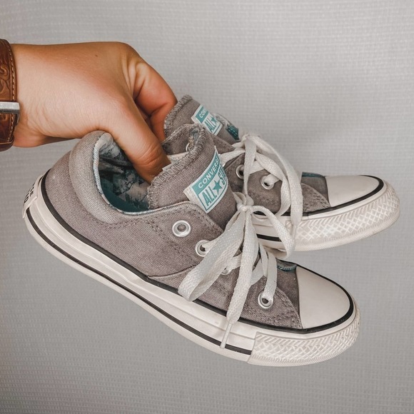 Converse | women ’s Size 5 Blue‎ Accent Color - Picture 1 of 6